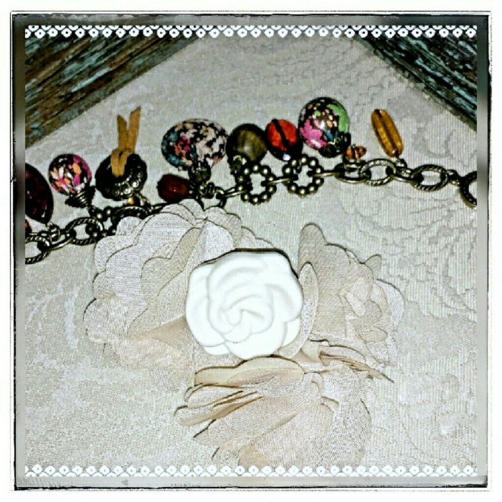• Cream Rose Ring